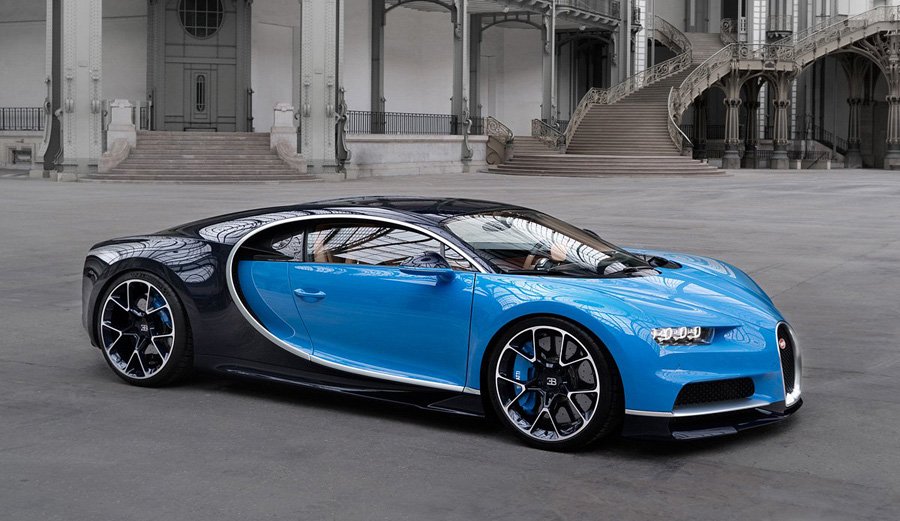 Bugatti Chiron: Außen (Blau / Schwarz)