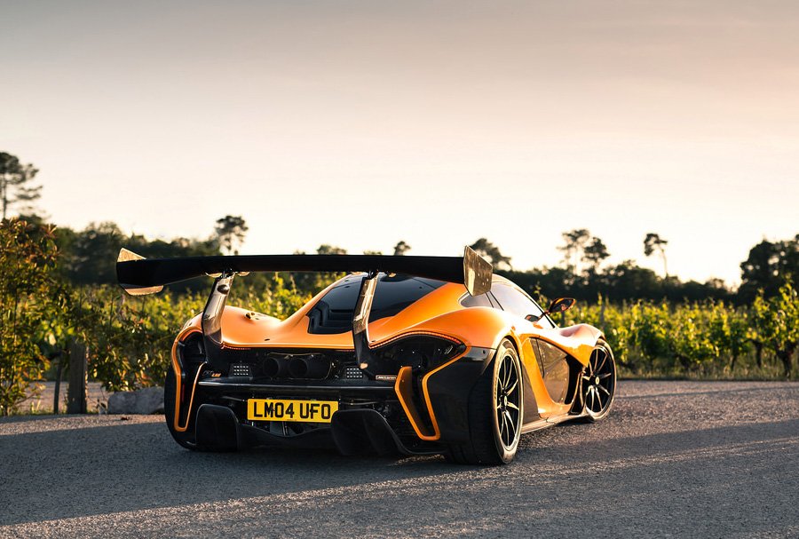 McLaren P1: Außen, hinten, orange